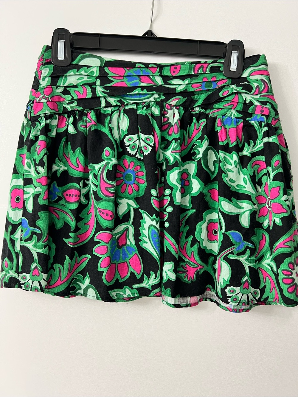 Like New Small Zara Black Mini Skirt with Green & Pink Floral Print
